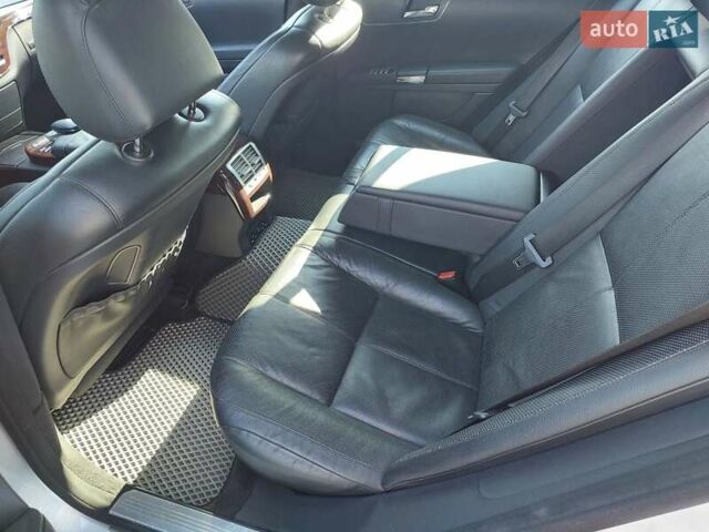Серый Мерседес С Класс, объемом двигателя 3 л и пробегом 260 тыс. км за 10800 $, фото 5 на Automoto.ua