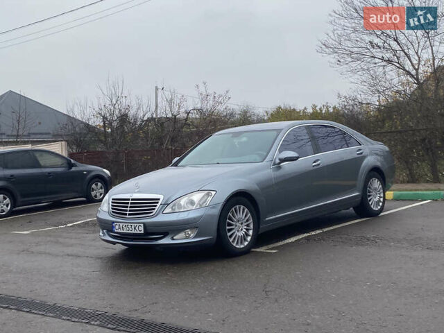 Серый Мерседес С Класс, объемом двигателя 5.46 л и пробегом 428 тыс. км за 8500 $, фото 2 на Automoto.ua