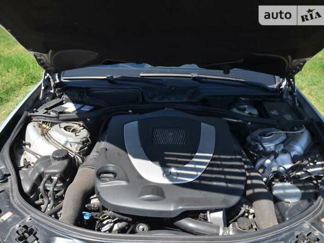Серый Мерседес С Класс, объемом двигателя 5.5 л и пробегом 292 тыс. км за 11999 $, фото 88 на Automoto.ua