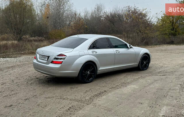 Серый Мерседес С Класс, объемом двигателя 3 л и пробегом 295 тыс. км за 7950 $, фото 4 на Automoto.ua