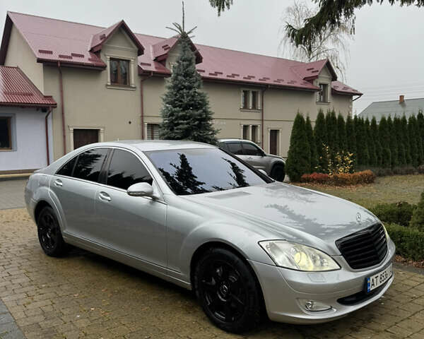 Серый Мерседес С Класс, объемом двигателя 3.5 л и пробегом 285 тыс. км за 7200 $, фото 1 на Automoto.ua