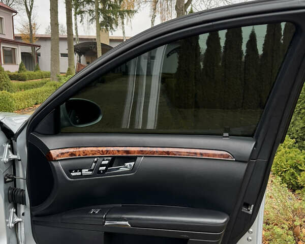 Серый Мерседес С Класс, объемом двигателя 3.5 л и пробегом 285 тыс. км за 7200 $, фото 37 на Automoto.ua