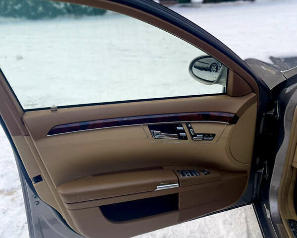 Серый Мерседес С Класс, объемом двигателя 3.5 л и пробегом 212 тыс. км за 8800 $, фото 12 на Automoto.ua