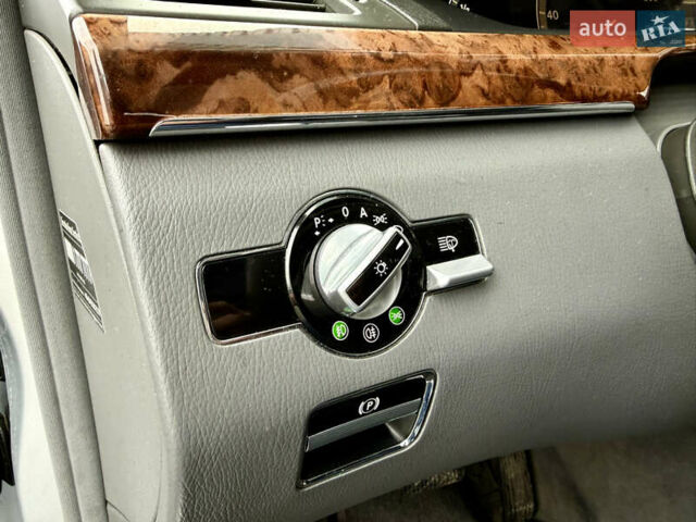 Сірий Мерседес С Клас, об'ємом двигуна 5.5 л та пробігом 235 тис. км за 7999 $, фото 47 на Automoto.ua