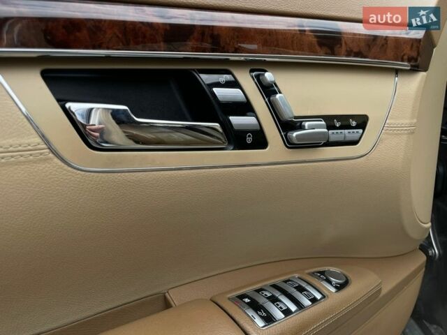 Серый Мерседес С Класс, объемом двигателя 3.5 л и пробегом 213 тыс. км за 8800 $, фото 7 на Automoto.ua