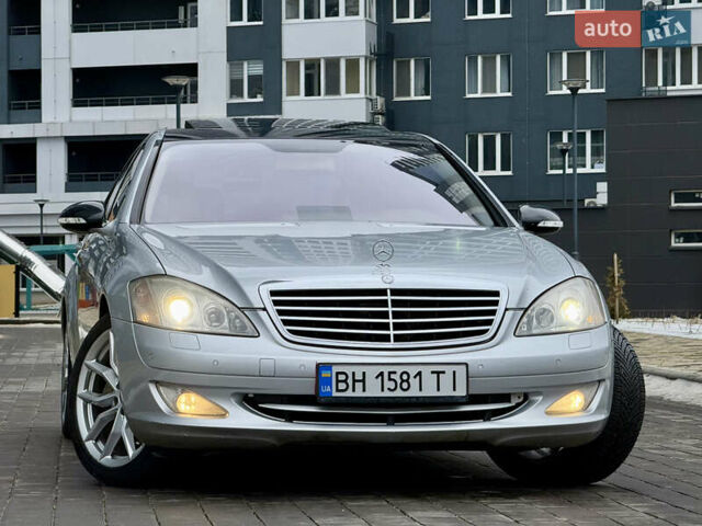 Сірий Мерседес С Клас, об'ємом двигуна 5.5 л та пробігом 235 тис. км за 7999 $, фото 12 на Automoto.ua