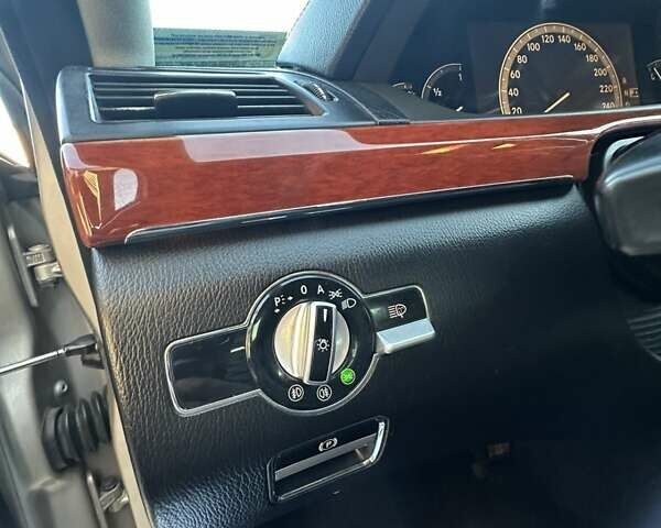 Серый Мерседес С Класс, объемом двигателя 3 л и пробегом 265 тыс. км за 13999 $, фото 146 на Automoto.ua