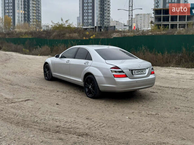 Серый Мерседес С Класс, объемом двигателя 3 л и пробегом 295 тыс. км за 7950 $, фото 5 на Automoto.ua