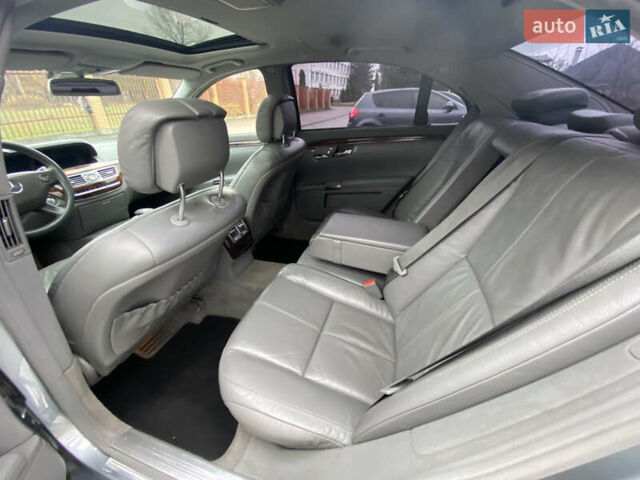 Серый Мерседес С Класс, объемом двигателя 5.46 л и пробегом 428 тыс. км за 8500 $, фото 23 на Automoto.ua