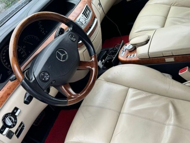 Серый Мерседес С Класс, объемом двигателя 5.5 л и пробегом 203 тыс. км за 10000 $, фото 7 на Automoto.ua