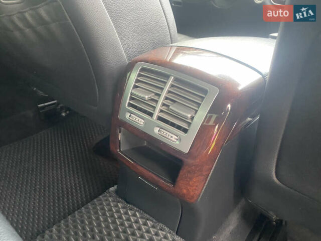 Сірий Мерседес С Клас, об'ємом двигуна 3.5 л та пробігом 245 тис. км за 11000 $, фото 13 на Automoto.ua