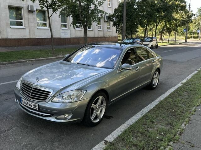 Сірий Мерседес С Клас, об'ємом двигуна 5.5 л та пробігом 312 тис. км за 6300 $, фото 2 на Automoto.ua