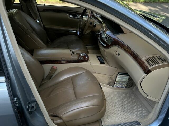 Сірий Мерседес С Клас, об'ємом двигуна 5.5 л та пробігом 312 тис. км за 6300 $, фото 9 на Automoto.ua