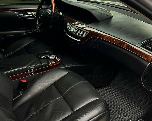 Серый Мерседес С Класс, объемом двигателя 3.5 л и пробегом 376 тыс. км за 9400 $, фото 10 на Automoto.ua