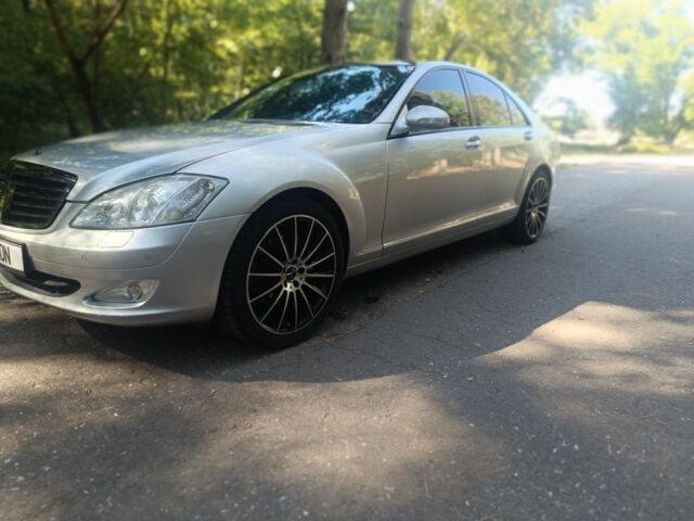 Серый Мерседес С Класс, объемом двигателя 3.5 л и пробегом 206 тыс. км за 8900 $, фото 2 на Automoto.ua