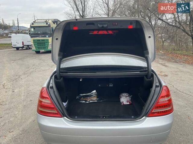 Серый Мерседес С Класс, объемом двигателя 3 л и пробегом 325 тыс. км за 9999 $, фото 10 на Automoto.ua