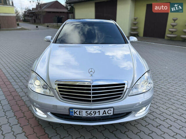Сірий Мерседес С Клас, об'ємом двигуна 3.5 л та пробігом 360 тис. км за 10500 $, фото 13 на Automoto.ua