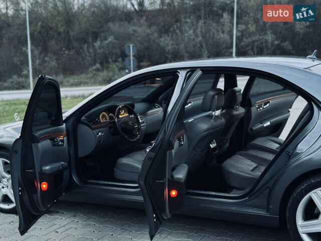 Серый Мерседес С Класс, объемом двигателя 5 л и пробегом 240 тыс. км за 8000 $, фото 8 на Automoto.ua