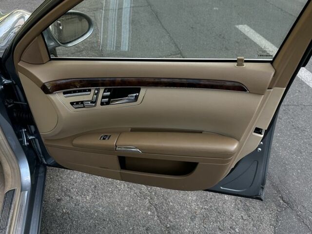 Сірий Мерседес С Клас, об'ємом двигуна 5.5 л та пробігом 312 тис. км за 6300 $, фото 10 на Automoto.ua