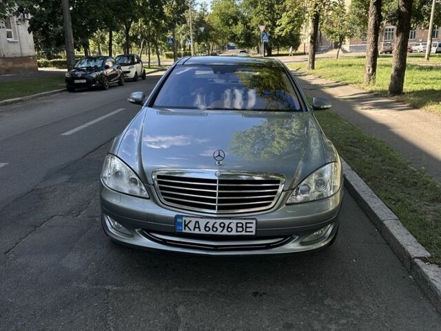 Сірий Мерседес С Клас, об'ємом двигуна 5.5 л та пробігом 312 тис. км за 6300 $, фото 3 на Automoto.ua