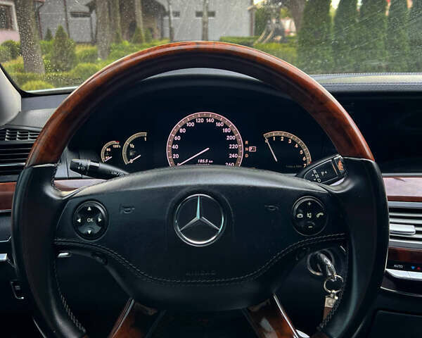 Серый Мерседес С Класс, объемом двигателя 3.5 л и пробегом 376 тыс. км за 9400 $, фото 7 на Automoto.ua