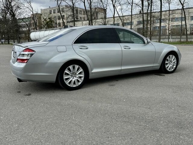 Сірий Мерседес С Клас, об'ємом двигуна 3.5 л та пробігом 243 тис. км за 10900 $, фото 13 на Automoto.ua