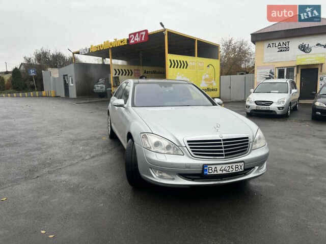 Серый Мерседес С Класс, объемом двигателя 3.5 л и пробегом 131 тыс. км за 10000 $, фото 3 на Automoto.ua