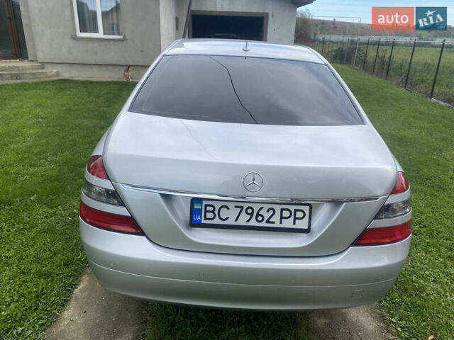 Сірий Мерседес С Клас, об'ємом двигуна 3.5 л та пробігом 245 тис. км за 11000 $, фото 5 на Automoto.ua