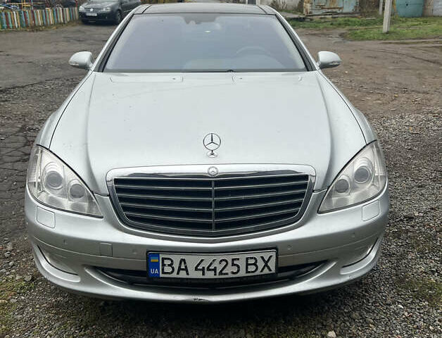 Серый Мерседес С Класс, объемом двигателя 3.5 л и пробегом 131 тыс. км за 10000 $, фото 6 на Automoto.ua