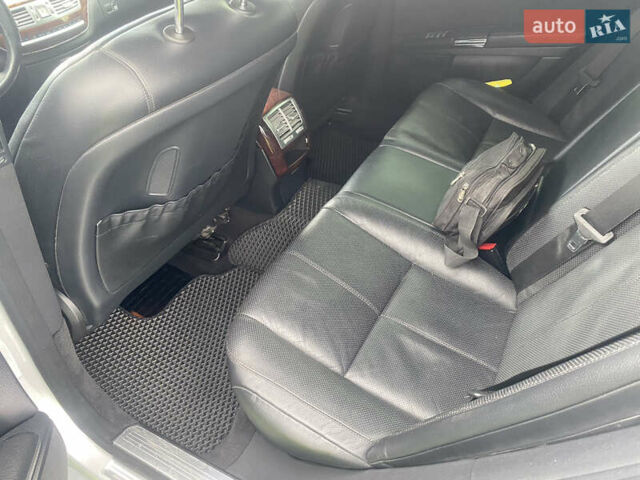 Сірий Мерседес С Клас, об'ємом двигуна 3.5 л та пробігом 245 тис. км за 11000 $, фото 16 на Automoto.ua