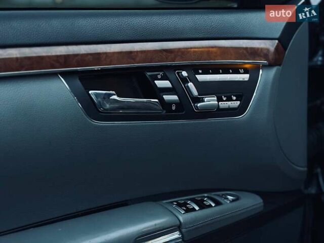 Серый Мерседес С Класс, объемом двигателя 4.66 л и пробегом 240 тыс. км за 7999 $, фото 30 на Automoto.ua