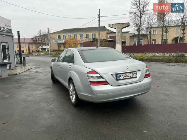 Серый Мерседес С Класс, объемом двигателя 3.5 л и пробегом 131 тыс. км за 10000 $, фото 4 на Automoto.ua