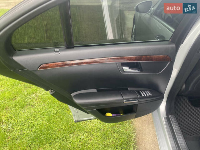 Сірий Мерседес С Клас, об'ємом двигуна 3.5 л та пробігом 245 тис. км за 11000 $, фото 17 на Automoto.ua