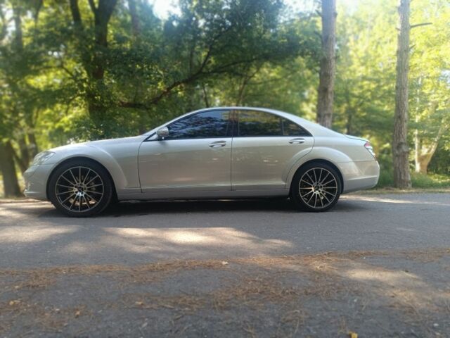 Серый Мерседес С Класс, объемом двигателя 3.5 л и пробегом 206 тыс. км за 8900 $, фото 4 на Automoto.ua