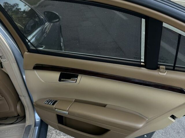 Сірий Мерседес С Клас, об'ємом двигуна 5.5 л та пробігом 312 тис. км за 6300 $, фото 14 на Automoto.ua