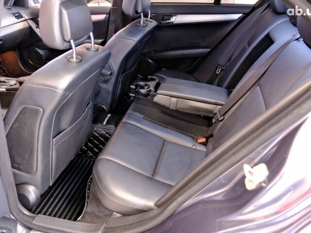 Серый Мерседес С Класс, объемом двигателя 3 л и пробегом 198 тыс. км за 8900 $, фото 7 на Automoto.ua