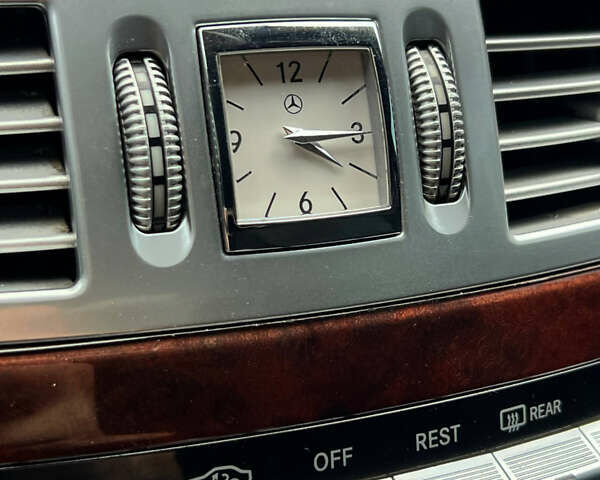 Серый Мерседес С Класс, объемом двигателя 3.5 л и пробегом 376 тыс. км за 9400 $, фото 11 на Automoto.ua