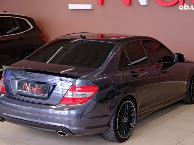 Серый Мерседес С Класс, объемом двигателя 3 л и пробегом 198 тыс. км за 8900 $, фото 4 на Automoto.ua