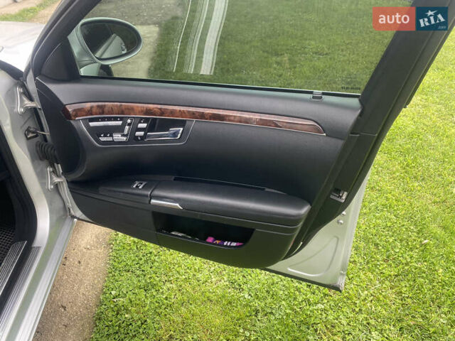 Сірий Мерседес С Клас, об'ємом двигуна 3.5 л та пробігом 245 тис. км за 11000 $, фото 9 на Automoto.ua