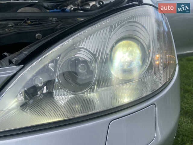 Сірий Мерседес С Клас, об'ємом двигуна 3.5 л та пробігом 245 тис. км за 11000 $, фото 28 на Automoto.ua