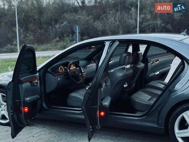 Серый Мерседес С Класс, объемом двигателя 4.66 л и пробегом 240 тыс. км за 7999 $, фото 23 на Automoto.ua