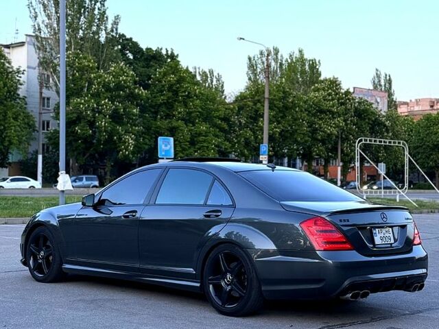 Сірий Мерседес С Клас, об'ємом двигуна 5.5 л та пробігом 350 тис. км за 13500 $, фото 3 на Automoto.ua