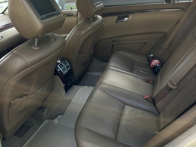 Сірий Мерседес С Клас, об'ємом двигуна 5.5 л та пробігом 312 тис. км за 6300 $, фото 15 на Automoto.ua