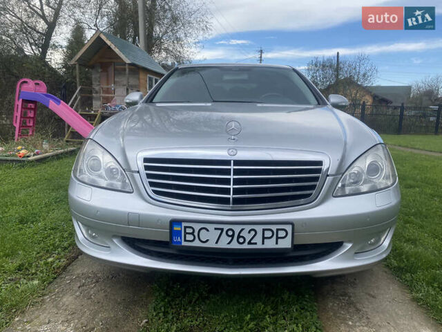 Сірий Мерседес С Клас, об'ємом двигуна 3.5 л та пробігом 245 тис. км за 11000 $, фото 1 на Automoto.ua