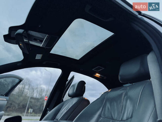 Серый Мерседес С Класс, объемом двигателя 5 л и пробегом 240 тыс. км за 8000 $, фото 28 на Automoto.ua