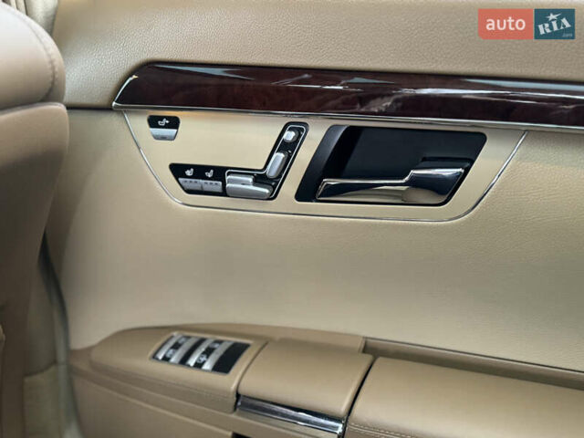 Серый Мерседес С Класс, объемом двигателя 5.5 л и пробегом 203 тыс. км за 14900 $, фото 23 на Automoto.ua