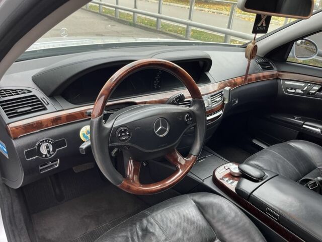 Сірий Мерседес С Клас, об'ємом двигуна 5.5 л та пробігом 238 тис. км за 9800 $, фото 6 на Automoto.ua