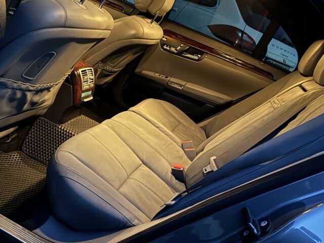 Мерседес С Клас 2008 у Ужгороді на Automoto.ua Сірий Мерседес С Клас, об'ємом двигуна 3 л та пробігом 231 тис. км за 10700 $, фото 16 на Automoto.ua