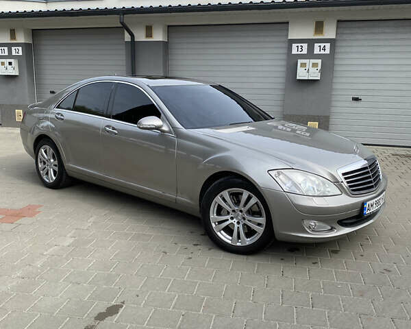 Серый Мерседес С Класс, объемом двигателя 3 л и пробегом 419 тыс. км за 10500 $, фото 2 на Automoto.ua