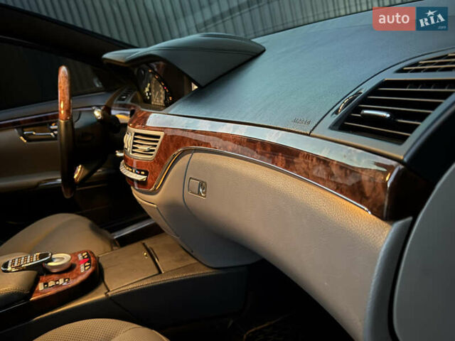 Мерседес С Клас 2008 у Ужгороді на Automoto.ua Сірий Мерседес С Клас, об'ємом двигуна 3 л та пробігом 231 тис. км за 10700 $, фото 86 на Automoto.ua